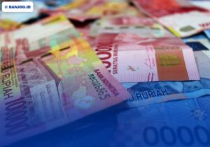 Belum cair? Mungkin kamu Desil 4. Cek syarat dan cara biar bisa dapat BLT Kesra 2025.