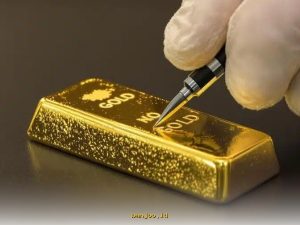 Emas Dunia Kembali Mengilap, Harga Naik Tajam!