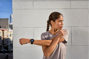 Maksimalkan Ibadah Puasa dengan 5 Fitur Smartwatch untuk Olahraga Indoor yang Efektif