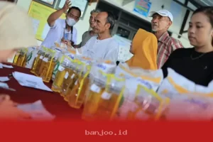 Bansos Tahap 1 Cair Lagi, Warga Terima 20 Kilogram Beras dan 4 Liter Minyak Goreng, Saldo PKH Juga Masuk ke KKS Penerima Manfaat