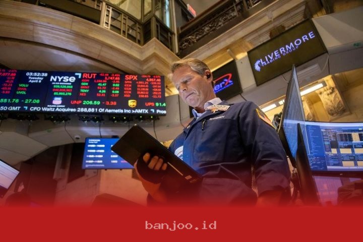 Indeks Saham Wall Street Terpukul Meski Harga Minyak Global Naik 2,5 Persen Hari Ini