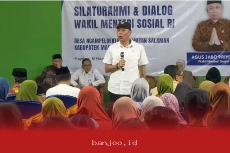 Wamensos Agus Jabo Priyono Serahkan 500 Paket Sembako ke Warga Desa Ngampeldento Sebelum Lebaran 2026