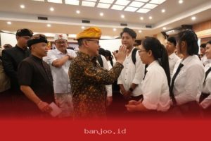 Keberangkatan 1.000 Pekerja Migran Indonesia ke Bulgaria Dilepas oleh Menteri Mukhtarudin secara Resmi di Acara Khusus