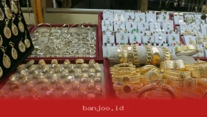Harga Emas 24 Karat Hari Ini 28 Mei 2026 Turun Jadi Rp2,4 Juta Per Gram