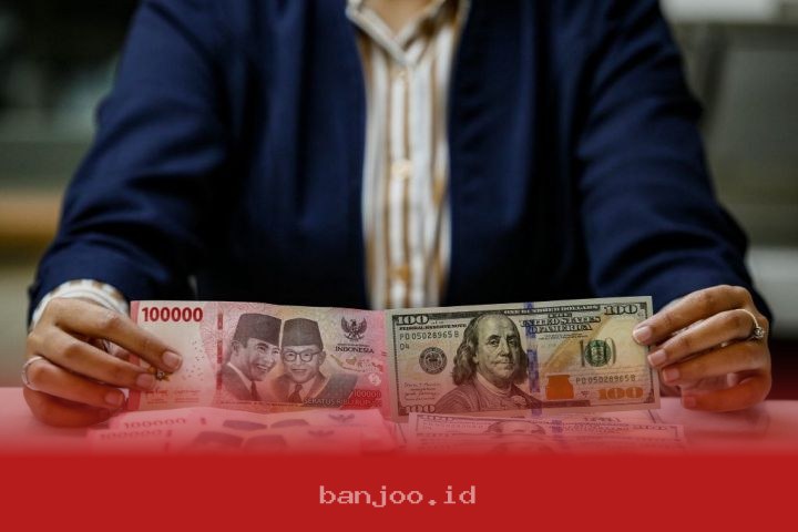 Rupiah Melemah 221 Poin pada Penutupan Senin Sore, Tersentuh Level Rp17.600-an