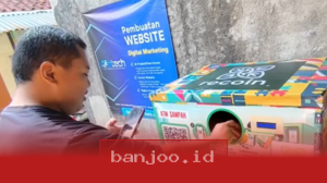 Sistem Digital Recoin Ubah Sampah Plastik Menjadi Pulsa Elektronik Hingga 50 Ribu Per Bulan
